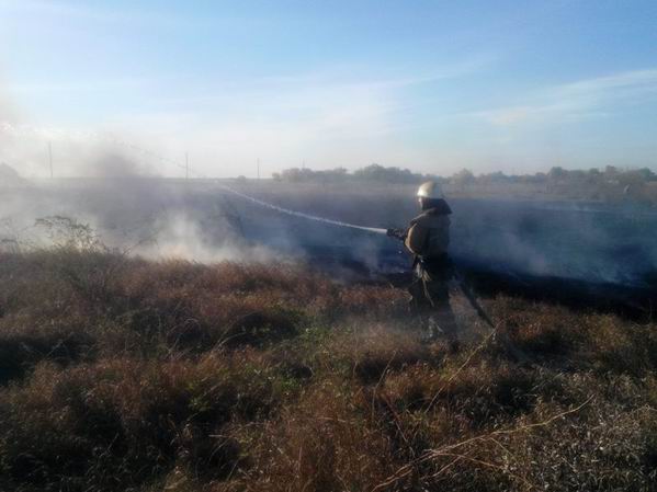 Тушение открытых пожаров в Херсонской области