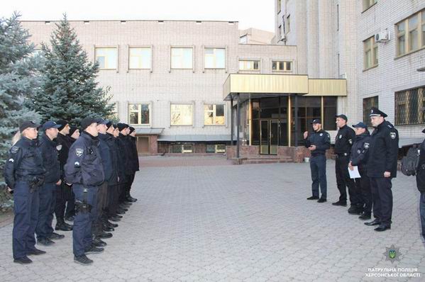 Инструктаж патрульных полицейских в Херсонской области