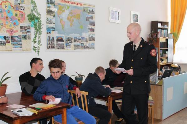 Новокаховские спасатели учат население правилам безопасности