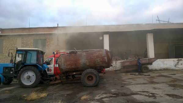 Бериславские пожарные потушили утеплитель в неработающем холодильнике сельхозпредприятия