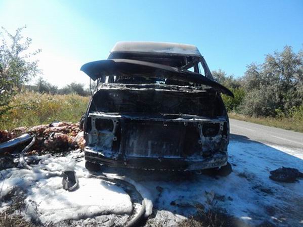 Микроавтобус сгорел в Скадовском районе