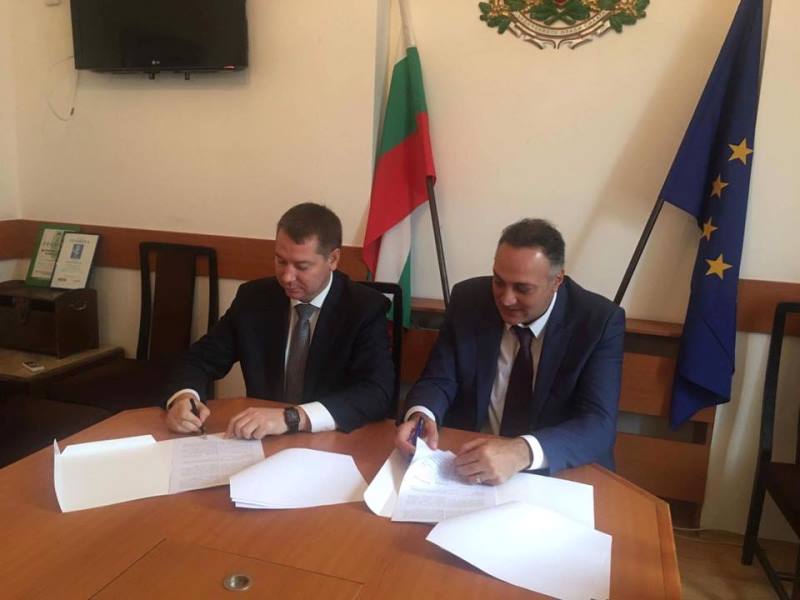 Новость Губернатор Херсонщины подписал меморандум о сотрудничестве с болгарами