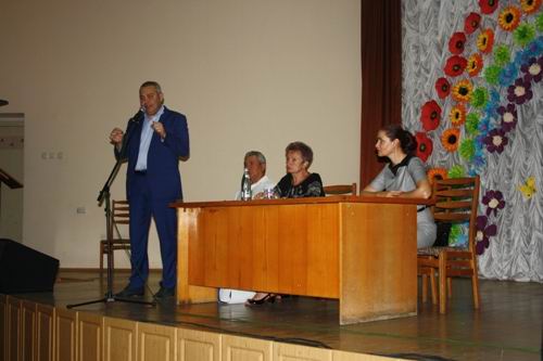 Андрей Путилов разговаривал с работниками сферы образования
