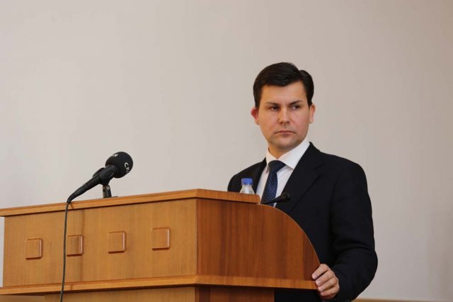 Миколаенко приостановил выполнения обязанностей своему  заместителю