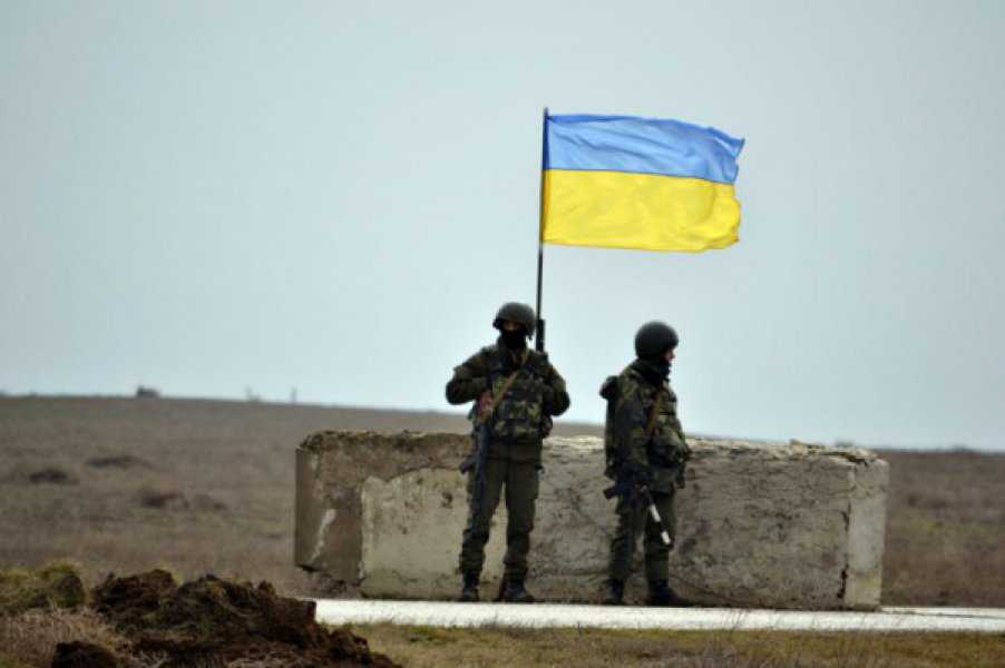 Украина нарастила военные силы на границе с Крымом