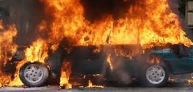 Этой ночью в Херсоне горел автомобиль