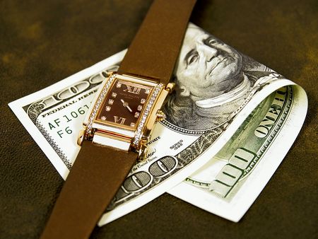 Часы и деньги