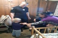 В Олешках полиция проверила неблагополучные семьи