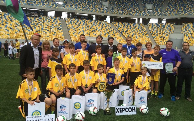 Футбольная команда из Херсонщины возвращается с «серебром»