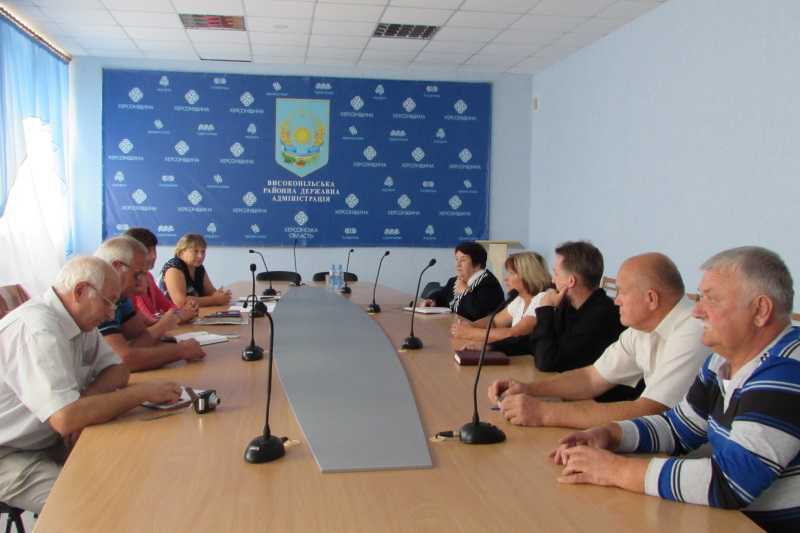 Новость В Высокопольском районном совете провели круглый стол