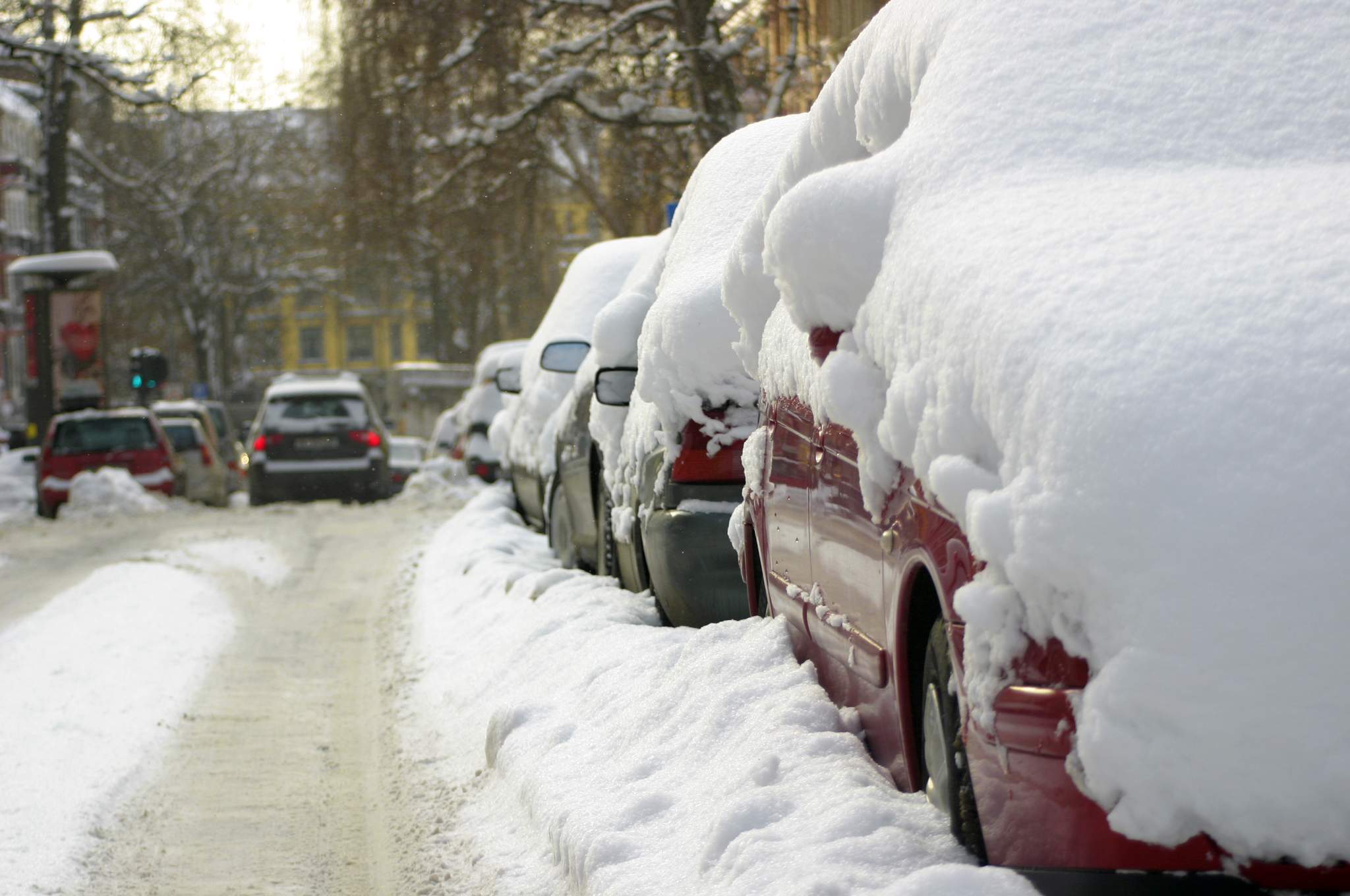 Новость Мэрия Херсона просит не парковать автомобили на обочинах дорог