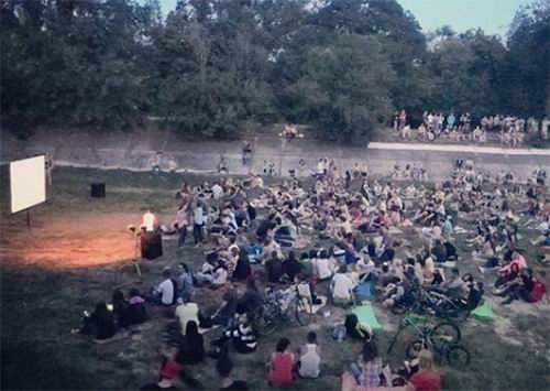 «Лебединое озеро» в Херсоне становится еще популярнее