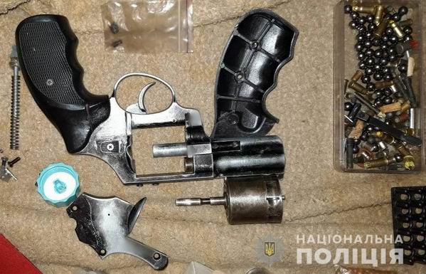 пистолеты нашла полиция Херсона
