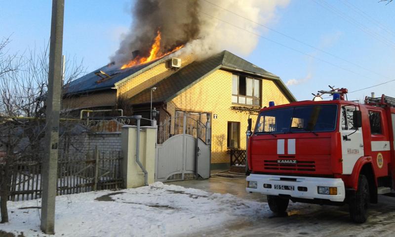 Новость В Новой Каховке загорелся двухэтажный дом