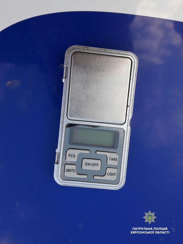 Викрадений телефон виявили у херсонця патрульні