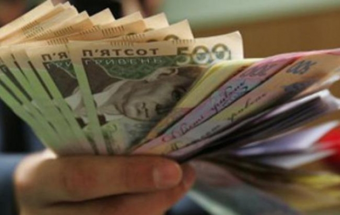 В Украине планируют поднять минимальную зарплату до 3200 грн.