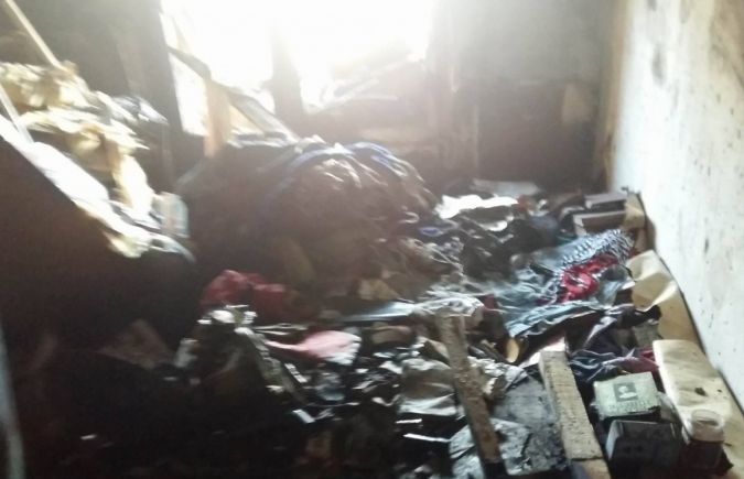Новость В херсонской многоэтажке горел накопленный годами мусор