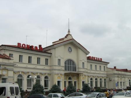 Херсонский Ж.Д. вокзал готовится к летнему периоду