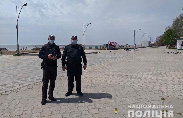 Поліціянти патрулюють пляжі Скадовська