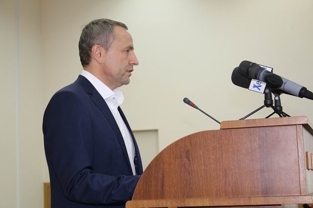 Ігор Колихаєв виступає з промовою