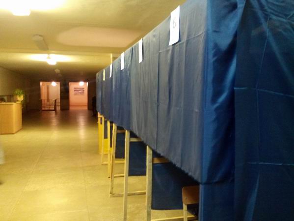 Новость На избирательных участках тихо и пустынно
