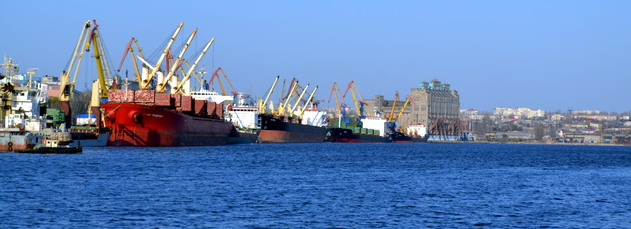 Новость В Херсонском морском порту уменьшилась перевалка грузов