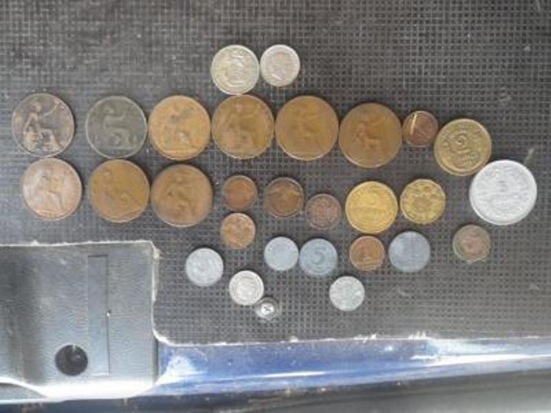 На территорию Крыма хотели ввезти старинные монеты