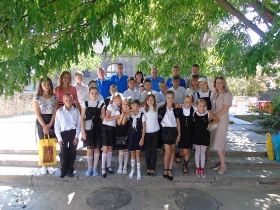Новость Руководители херсонской милиции поздравили детей с Днем знаний