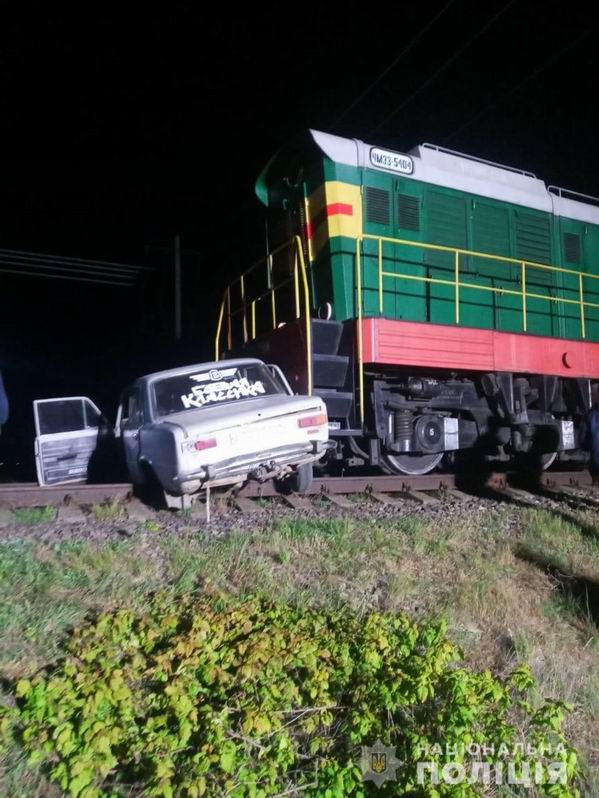 Автомобиль попал под поезд в Херсонской области