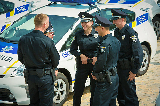 Новая полиция в Херсоне:уважение или безразличие?