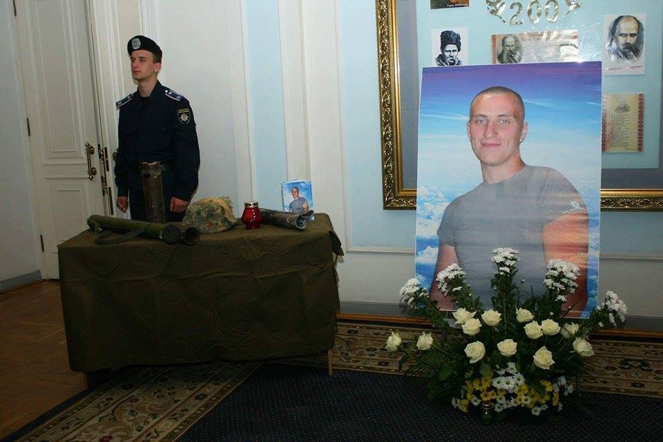 Новость В Киеве почтили память херсонца Романа Набегова