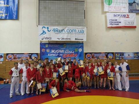 Херсонские самбисты завоевали призовые места Чемпионата Украины