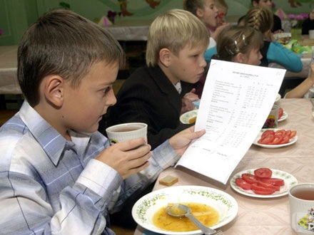 Ещё в одной школе школьники будут кушать в столовой