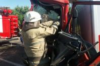 Новость Рятувальники вилучили з понівеченої кабіни загиблого водія