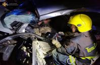 Новость Рятувальники дістали постраждалого водія з понівеченого авто