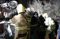 Тіло 35-річного водія рятувальники дістали з понівеченої автівки