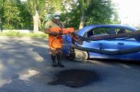 Новость В городе осуществляют не только ямочный ремонт дорог, но и произвели влажную уборку