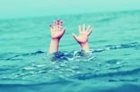 В Железном порту трехлетнюю девочку смыло волной в море