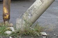 Грузовик врезался в столб и оставил без света село в Чаплынском районе