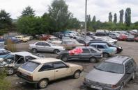 На границе с Крымом люди бросают свои автомобили